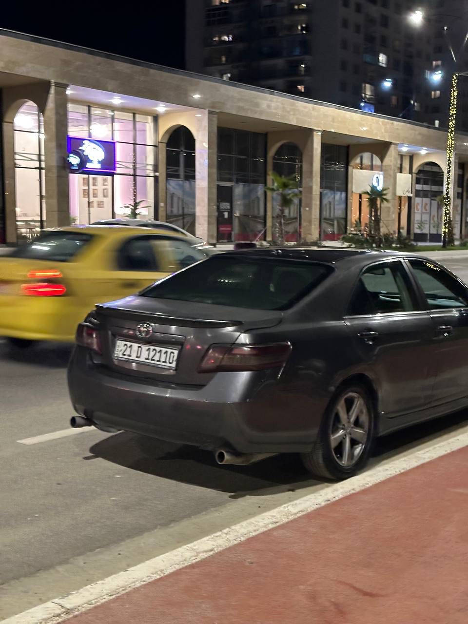 کامری 2011xle
V6 مەکینە ئەڤەلۆن  
 شاشە ئایپات 
تەحدید سورعە
کوشن هیتەر 
کوشن جلد
تەحەکوماتی سەر سوکان
بۆیاخ عام نیە بەعام ئەیفرۆشم 
چوار تایەی و ویلی لۆکی لەژێرایە 
سێرڤزی عامی بۆکراوە 
تاخم پێشی 2مانگەگۆراوە 
رەقەم سلێمانیە هەتا 2027
سەنەوی بەناوی خۆمەوەیە  
85گەڵاو مەعامەلە 
شوێن سلێمانی
***********
