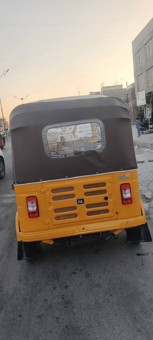 تكتك للبيع نضيفة معمرة عام مكينة كهربائيات كشر كبل لشارع موديل 2018 سنوية ورقم مكاني بلديات ***********
