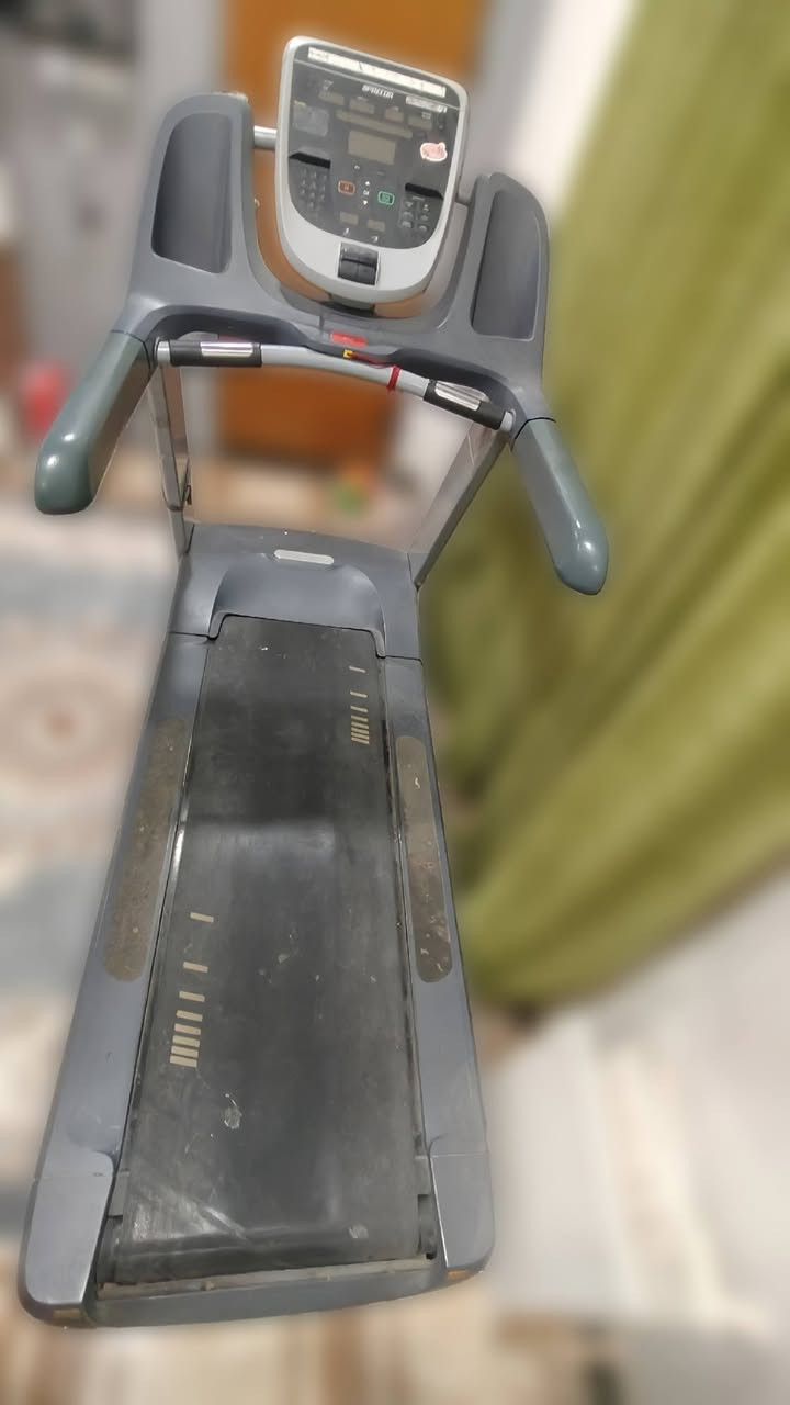 نوع الجهاز جهاز مشي (Treadmill)
المميزات التقنية: يتميز بتقنيات متقدمة لراحة المفاصل وتقليل التأثير أثناء الجري.

الوظائف مزود بشاشة تظهر السرعة الوقت، السعرات الحرارية، ونبض القلب.

السرعة تصل إلى 18 كم / ساعة، مما يناسب المشي السريع والجري الاحترافي.

التصميم: يتميز بتصميم مريح مع سير عريض وممتص للصدمات.

سعر الجهاز 750 الف

مكاني البصره ابو الخصيب عويسيان

*********** رقم الهاتف
