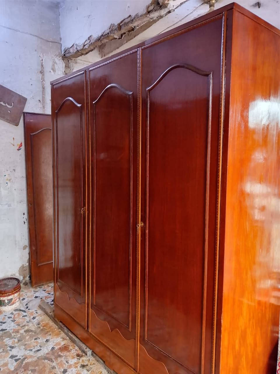 كنتور ابو تلاثه ابواب نضيف جداً جداً جداً مكان بغداد الحريه دولعي موجود توصيل داخل بغداد  وسعر 170 التواصل  ***********
