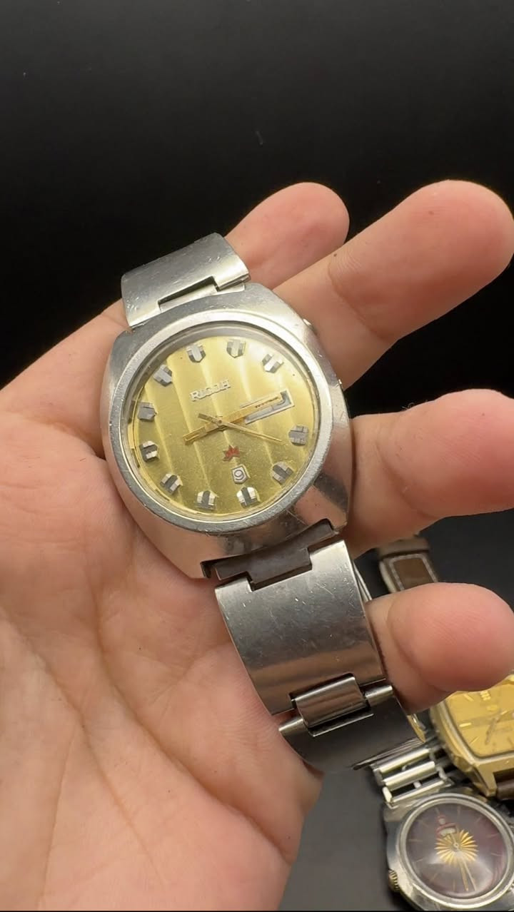 السلام عليكم شلعة ساعات تكويك واوتو وكوارتز بيهن الشغال وبيهن الي يشتغل ويوكف يحتاجلة ادامة اني ابيعهن شلعة فحم 
قطع حلوة تترتب تروح باسعار طيبة تفيد الي على باب الله
الاستفسار خاص او واتساب
***********
