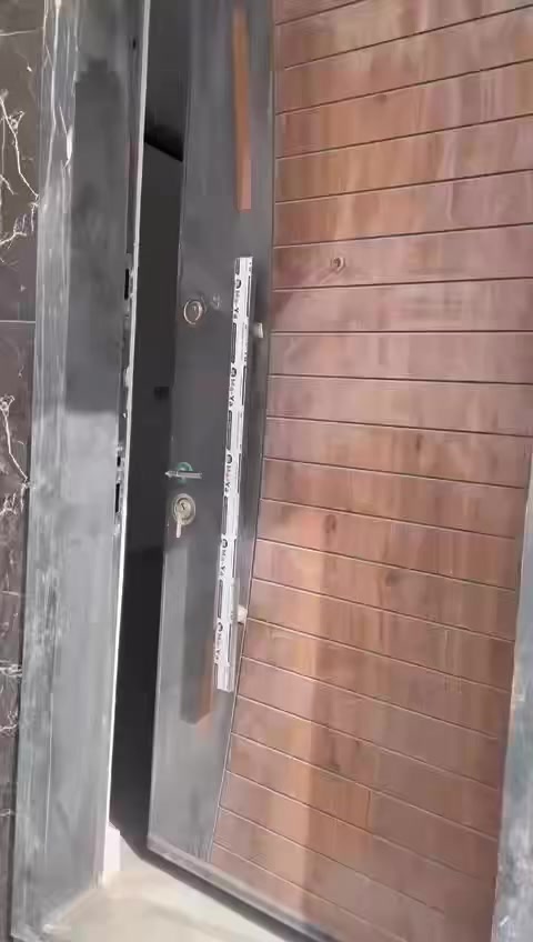 شقة ارضية للايجار قرب قاسم ابو الكص تحتوي على غرفتين وصالة وخدمات الايجار٦٠٠ مع كافة الخدمات والكهرباء واصل ٥ امبير 
للاستفسار***********
