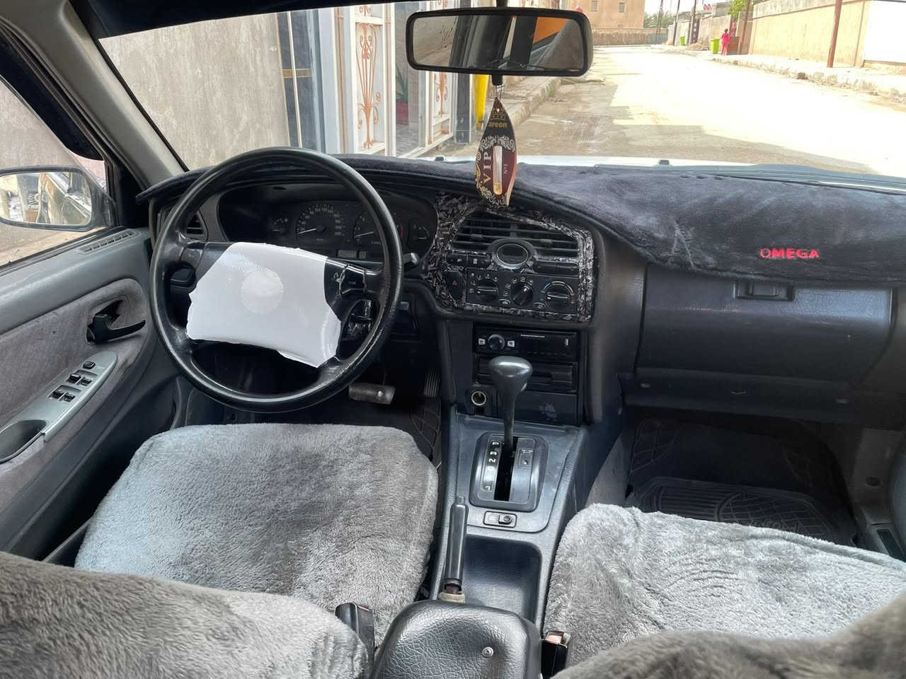 سلام عليكم
للبيع او المراوس 
برنس فراشه موديل 1996
كير محرك مكفولات ترايك وين متريد 
محرك 1800 مفتوح المرغوب 
كير اوتماتيك رقم انكليزي مشروع وطني هزه جديده تحويل ثاني يوم سنويتها 2030 صدر امامي خلفي جديد تخم تاير سياره جاهزه وخير من الله عليها ادامه كامله بلكات نوزلات فيت بم سياره جاهزه شغل واطلع مكان السياره الانبار حديثه للتواصل والاستفسار متواجد ع فيس او واتساب 
***********
