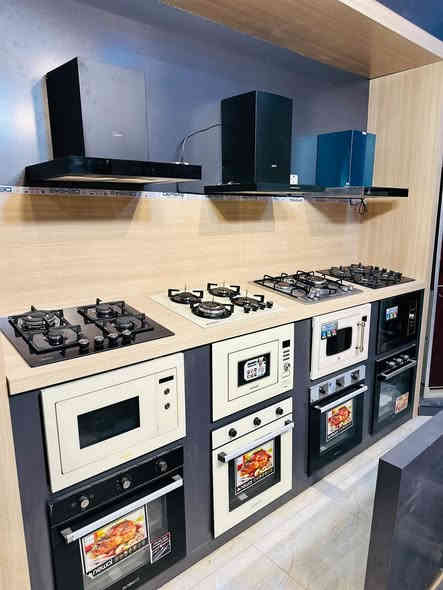 تشكيلة مطبخيات من طباخات و افران ومايكرويفات و شافطات دهون بلتن الوان وقياسات متعددة 

"🚛تتوفر خدمة التوصيل .
📨للاستفسار بامكانكم مراسلة الصفحة
 📞او عبر الاتصال على الارقام التالية
*********** — *********** — ***********
📍العنوان :- السماوة حي الحسين الاربع سايدات"
