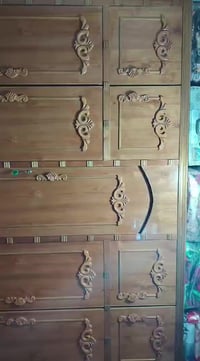 غرفه اخشاب للبيع نضيفه السعر ٨٠٠ الف 07704042663