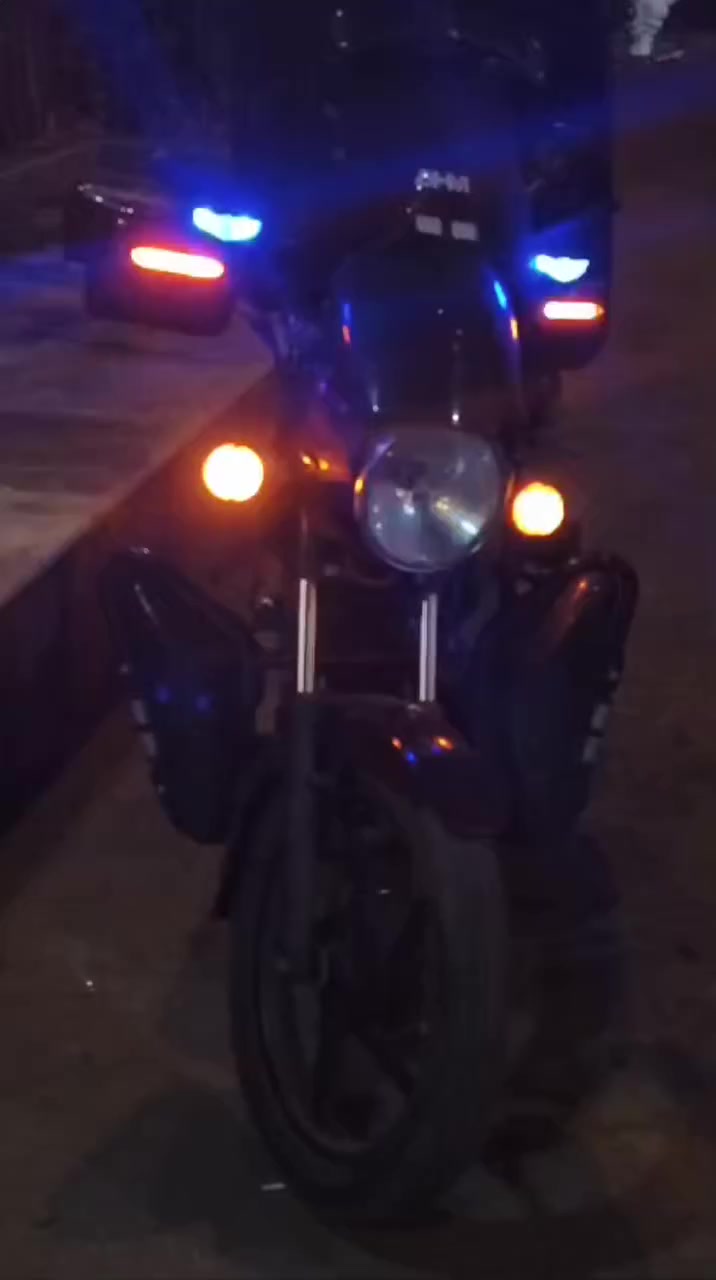 السلام عليكم بوكسر موديل 22 كامله من اي نقص فقذ طوافه بانزين
باقي الدراجه كامل ومرتبه عنوان بغداد حي اور
السعر 900 وبيها مجال   بدون اوراق اكفلها سرقه وعشائر
تواصل خاص


**إذا كنت صاحب هذا الإعلان وتريد حذفه لأي سبب، رجاءا أرسل رسالة إلى الدعم الفني**