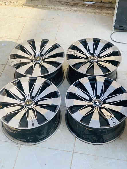 السلام عليكم للبيع وياله نوع رياضي حجم ١٨ مع التايرات سعر 150الف وبيهن مجال للطيبين 

الرقم الهاتف ***********
