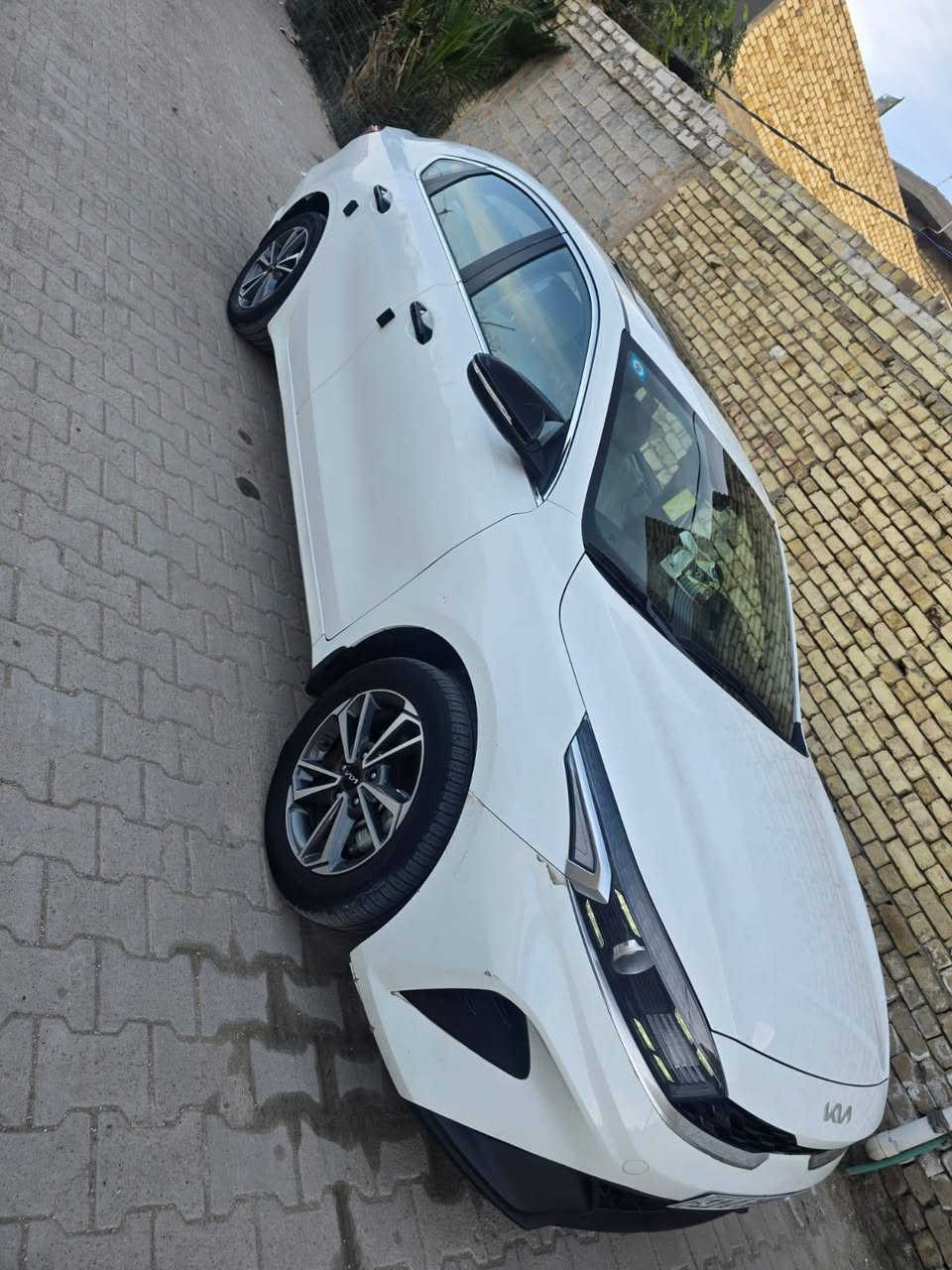 السلام عليكم
للبيع  كيا سيراتو خليجي 

موديل 2024

 حجم المحرك 2000

 ماشيه ٤٠الف 

موصفات فتحه سقف فول تحكم استرين -تبريد خلفي- داخل بيجي-دبل لد امامي- ويل كب-حساس خلفي)

 رقم بغداد 

 السياره مكفوله عام ماعد بارد بصيط كلش بل باب اليمن فقط 

 مكانها سماوه رميثه 

***********
***********
سعر ١٨٤
