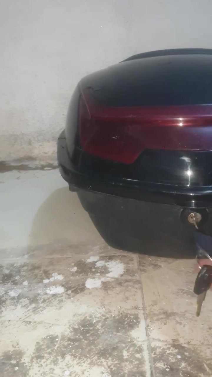 صندوك دراجه جوكر يرهم ع كل دراجات جدا نظيف يتقفل ب  ماخذه ب 35 الحسينيه سكلات واتساب او اتصال ***********
