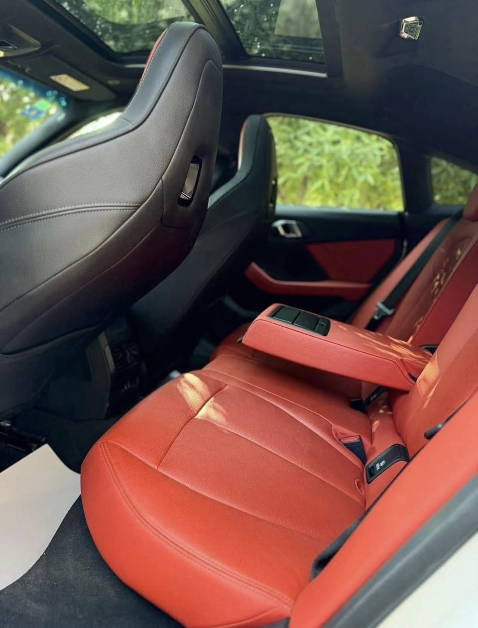 235i 2023 x drive 
وارد الماني 
ماشية 30 كيلو 
حادثها / جاملخ وبنيد بارد فوك لايت 
واتساب ***********
