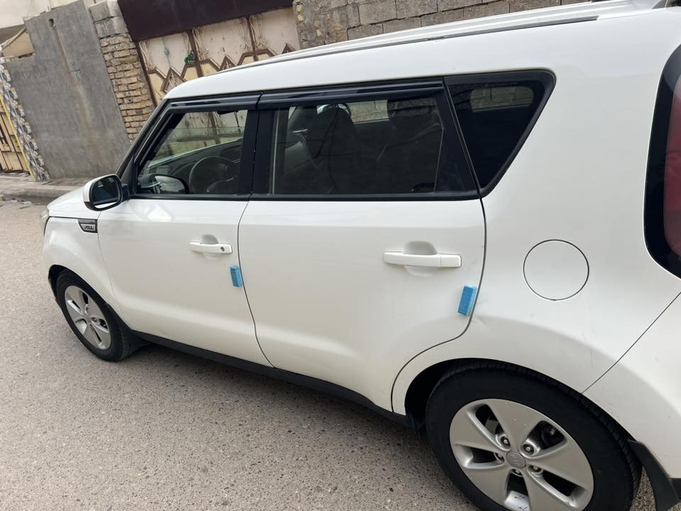 السلام عليكم
كيا صول للبيع موديل 2016 امريكي

حجم المحرك 1600

رقم بغداد  تحويل ثاني يوم

تحكم ستيرن 

السعر 105 

وبيهة مجال .. العنوان : صلاح الدين/ بلد

***********
