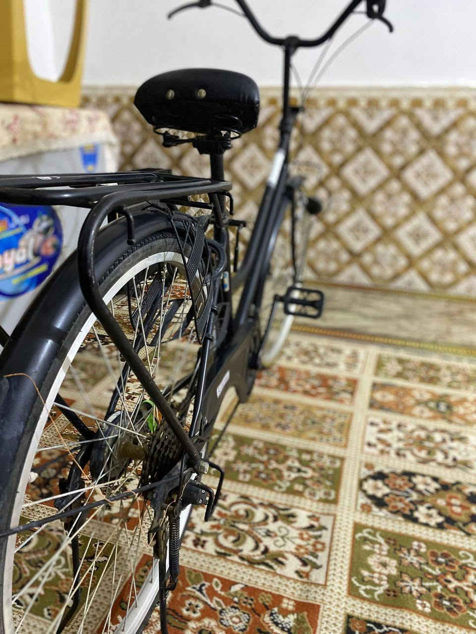 السلام عليكم بايسكل بناتي بدال حساس بريكات كامله نضيف مو يم الحجي لون اسود بايسكل حاوي ما صارله سنه من طالع من حاويه واتساب *********** السعر 80 وبي مجال للطيبين
