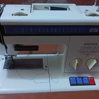 عندي هاي المكينه للبيع براذر ام الجنطه المكان بغداد  الاتصال 077464749...