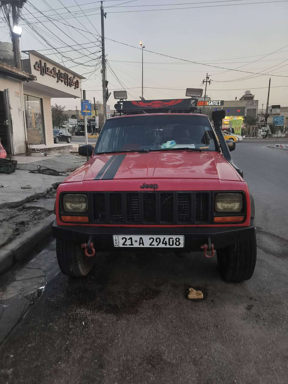 للبيع جيب شيروكي 
مديل ٩٦ السياره بلاديه على وضعها مااناقصها شي 
مكانها كربلاء وراعيها بغداد  تخم تايرات جديد كشنات كهربائيه دواخلها نضيفه جلد 
السعر ٩٦وبيها مجال اي ستفسار الاتصال ***********
