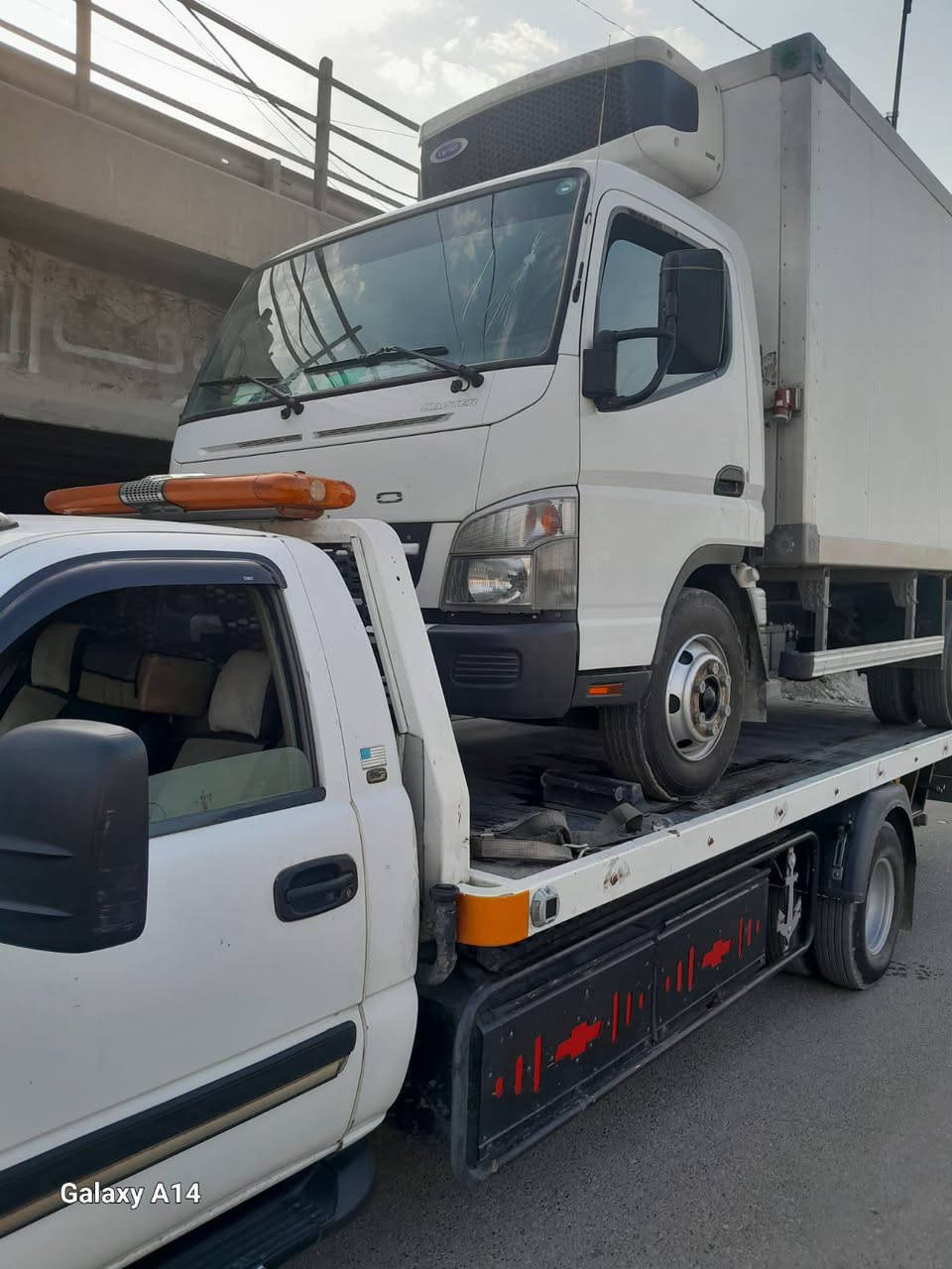 سلام عليكم سلفرادو للبيع 
موديل 2003
بودي حدادة تلعفر 
كرين انقاذ بل السنويه 
رقم انبار سنويه جديده 
الاستفسار ***********
مكان محاويل الطريق السريع
