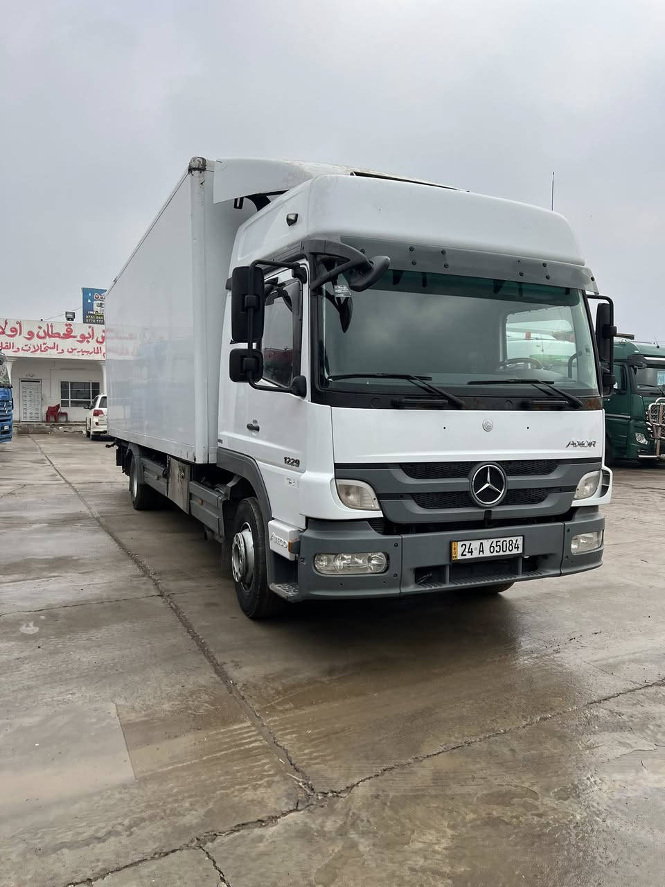 السلام عليكم اقرأ تفاصيل واتصل 
اتيكو موديل 2010 حجم 12.29 
مواصفات هاف تبريد دبل مناميه مجموعه اكتروس
سياره حلوه و نظيفه رقم وسنويه جديده طول 7.25 متر
رقم الهاتف قحطان معرض *********** كورك
*********** اسيا معرض ابو قحطان واولاده العنوان موصل برطله سهل نينوى ✈️✅
