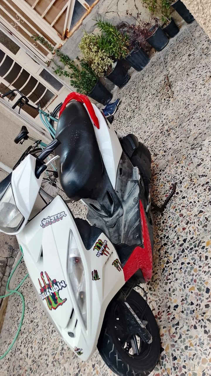 سلام عليكم شلونك شباب دراجه gtr بلادي مكفوله مابيه شي بس تكحيل ب جم الامامي شويه 
شلعه معدل مكاني بغداد ***********
