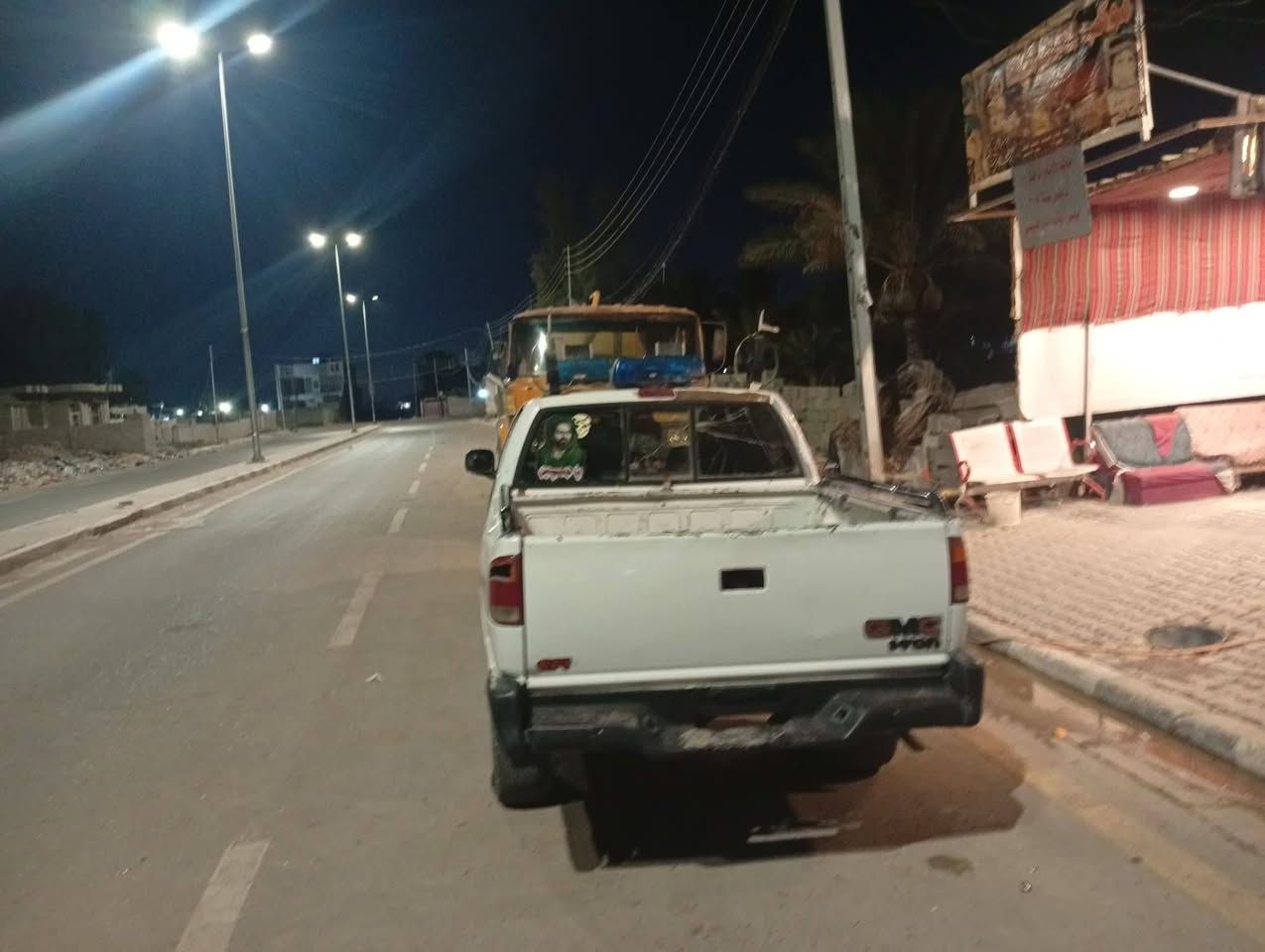 جمسي موديل 2006سياره نضيفه مجفته مره وحدة لاتنقيص ولا تبخير سياره خير من يم الله ادوات ادوات ادواتت  مكان بغداد المعامل السعر 10ورقات وبيهة مجال ***********
