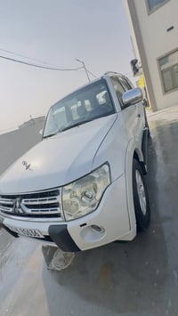 باجيرو • ٢٠١٠ • فول مواصفات