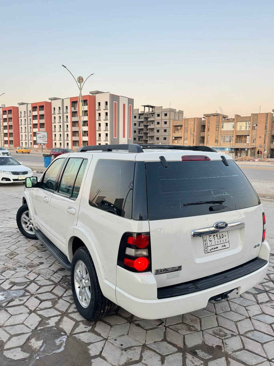 السلام عليكم للبيع فورد اكسبلور 2010خليجي شركة نيفا فتحه ماشية177الف رقم بغداد السعر 113 وبيه مجال بيه رش بابين فقط والباقي كفاله عامه مكفوله من ضربه سياره محرك مكفول من فتح ومن بخار كير خير من الله جاهزه من كلشي تريد تدفئه تبريد مركزي 4قطع 7راكب كشنات جلد كشنات كهرباء تخم تاير قبل سبوع شاده السياره جاهزه من كلشي برغي مابيه نقص
 بالعافيه علياخذه
***********
