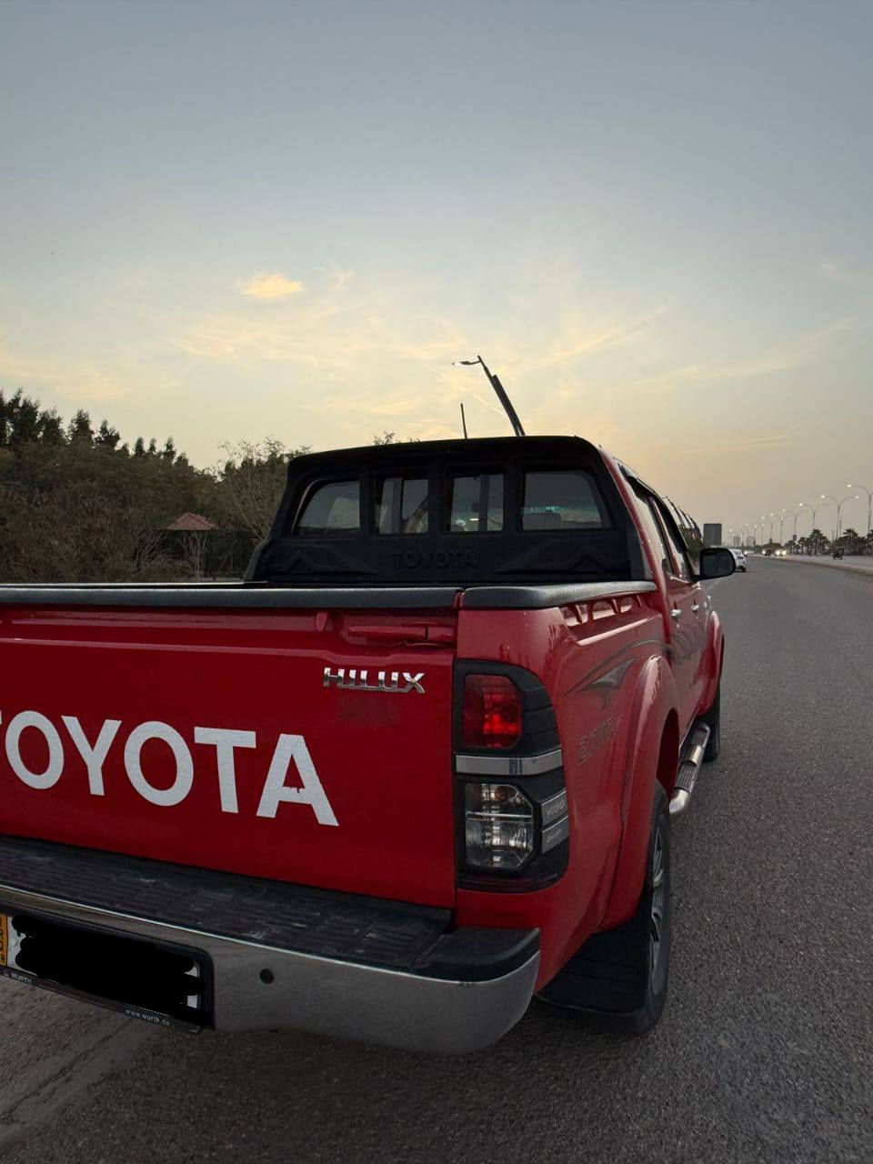 السلام عليكم
تويوتا هايلوكس فورويل 2014 كويتي سيد نهرو 
مكفوله كير ومحرك بلادي مامفتوح كير اوتوماتيك رقم اربيل سياره جديده حيل السعر 225 وبيها مجال بسيط 
مكانها الانبار لرمادي للإستفسار ***********
