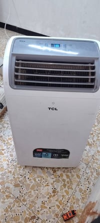 سبلت متنقل واحد طن  نوع تي سي ال tcl نظيف وكامل ومكفول استعمال قليل بر...