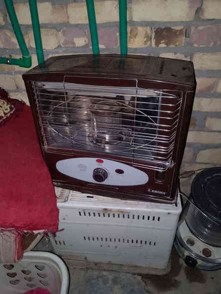 يوجد لدينا كادر عمل لتصليح الطباخات والصوبات النفطيه والكهربائيه وايضا الغسالات وتأسيس ماي ومجاري والرزق على الله عنوان الديوانيه الحمزه الشرقي واليحب يتواصل ويانه هذا رقم الكادر واهلا وسهلا بيكم***********
