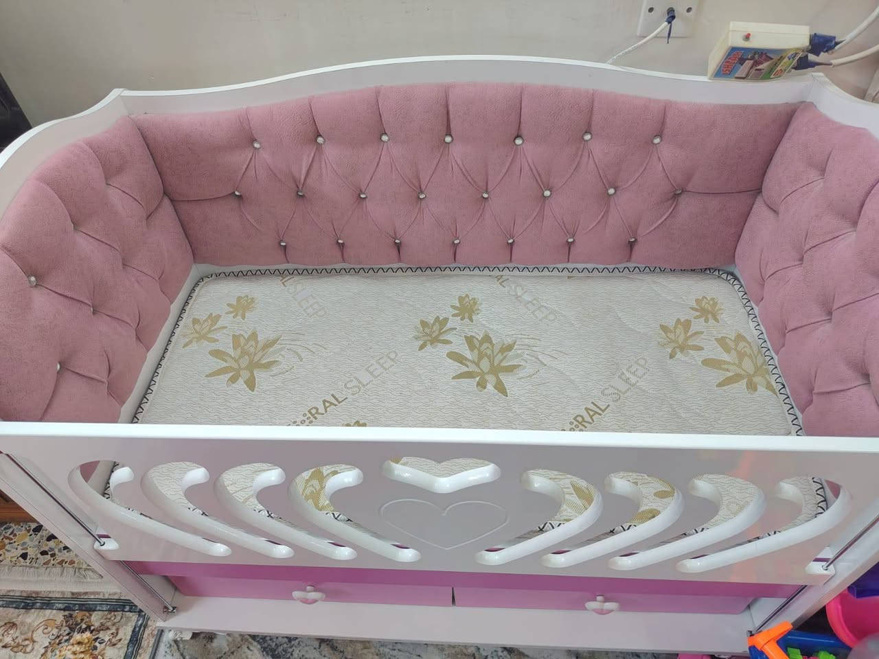 جربايه بهذا الجمال كلش جديدة ونظيفة مابيها ضرر وياها دوشك اسفنج ضغط عالي جبيرة ينام عليها الطفل لعمر 5سنوات السعر 125 وبيها مجال للشراي 
العنوان الدورة ابو دشير


**إذا كنت صاحب هذا الإعلان وتريد حذفه لأي سبب، رجاءا أرسل رسالة إلى الدعم الفني**