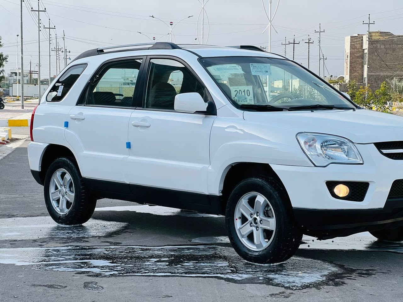 سلام عليكم الى عشاق الجديد والمقدس وضع شركه
كيا سبورتج موديل 2010 تحويل باسم المشتري خليجي كفاله عامه ضربه وصبغ وتبديل وبارد ما عده صبغ خشم البنيد فقط والباقي كفاله 
مواصفات سياره فول فتحه سقف شاشه كامره 5 ويل كروم باقي مواصفات معروفه 
محرك 2000 دوش مكينه وكير وحداده وتخم تاير ع وضع شركه 
مشيه قليل وجديده 
مـكــان-الــسياره-الناصرية$
الــســعر: 125 وبيها مجال ترهم مراوس بيع بالخدمه 
الاستسفسار اكثر 
***********
***********
