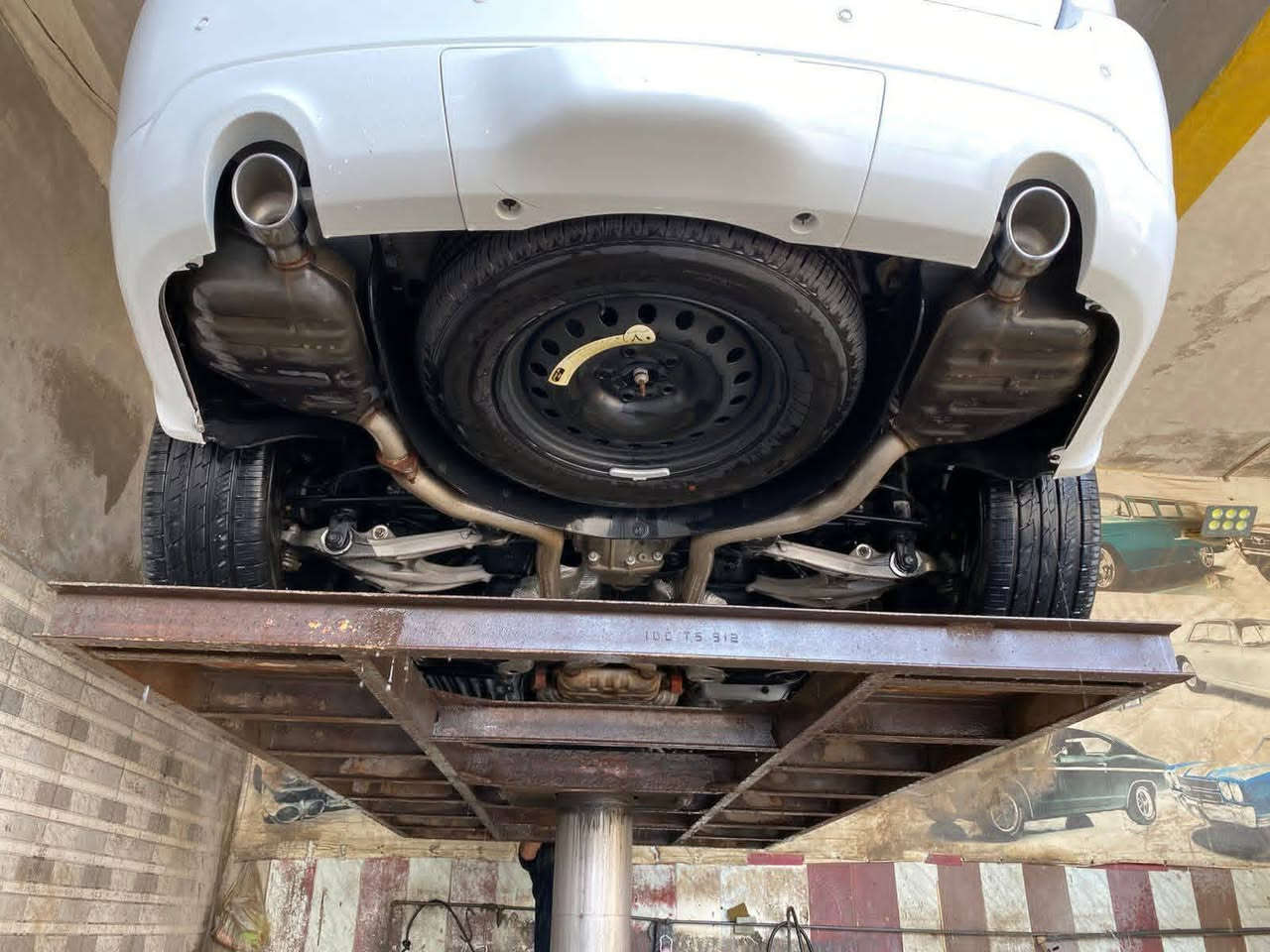 دوج دورانكو خليجي 2020 GT رقم بغداد معروفه مواصفات ال GT
محرك V6 سعة 3.6 لتر  اطارات 20 بوصة ، شاشة 8.4 بوصة، فتحة سقف، ومصابيح LED، كشافات ضباب LED، مصابيح أمامية زنون، صندوق كهربائي.
الغرفه الداخلية  كشنات متصل 7 مقاعد (جلد)، مقاعد أمامية تدفئه مع ذاكرة، شاشة ترفيه 8.4 بوصة تدعم Apple CarPlay و Android Auto.
تحذير النقطة العمياء، حساسات خلفية، كاميرا خلفية، نظام مانع للتصادم تشغيل عن بعد، محدد سرعة، نظام توجيه رياضي. 
السعر 
الحادث  طعجه بسيطه بخشم الچاملغ الامامي عكس السائق مسافه شبر ومصبوغ فقط لاغير 
السياره مكفوله من كل النواحي ماعدا خشم الجاملغ  مثل ما مذكور مكان السياره ميسان العماره  
للاستفسار الاتصال على الرقم


**إذا كنت صاحب هذا الإعلان وتريد حذفه لأي سبب، رجاءا أرسل رسالة إلى الدعم الفني**