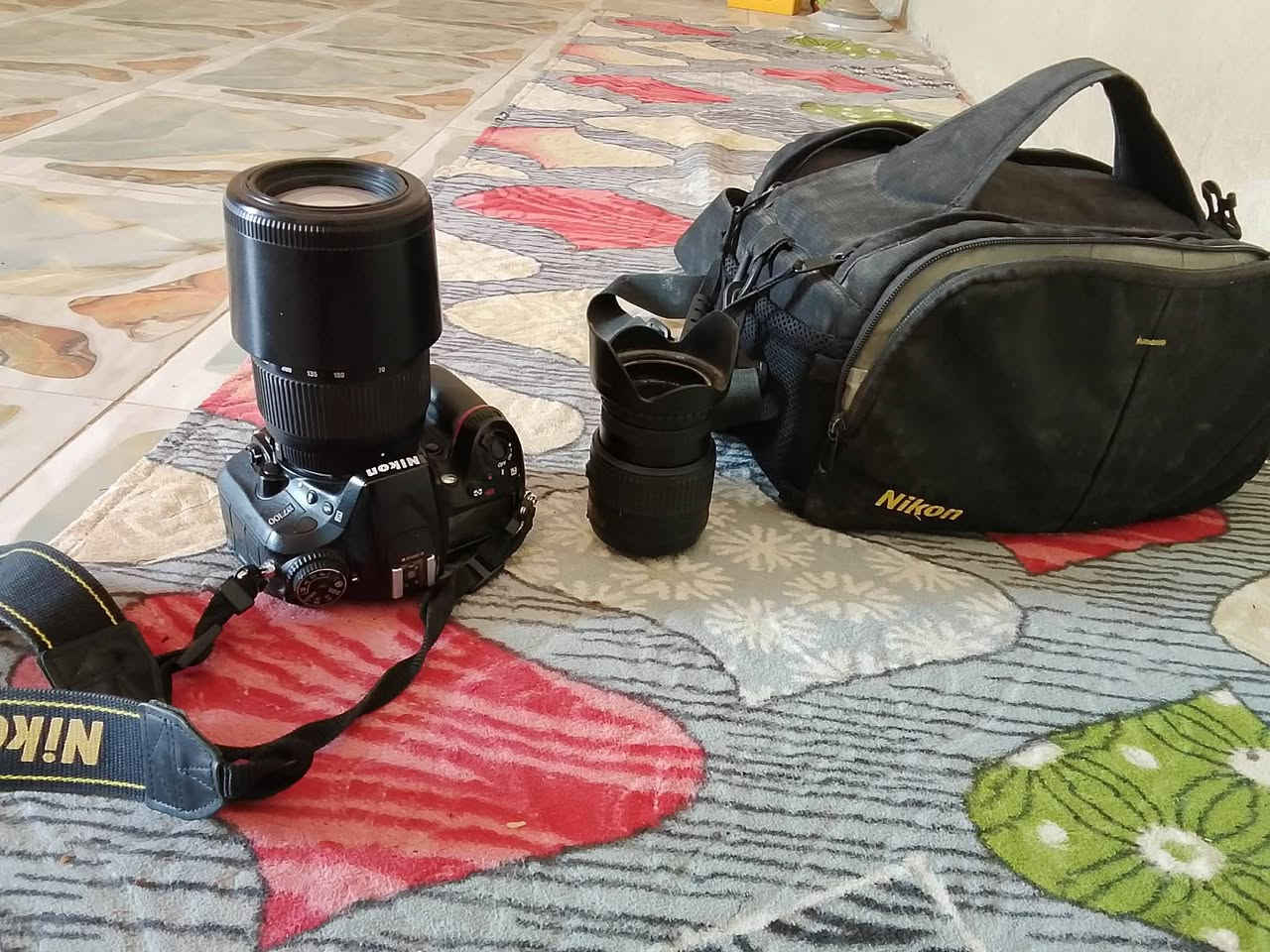 مكلف بالنشر  للبيع: كاميرا Nikon D7200 مع عدسة 18-140mm + كامل الملحقات

كاميرا بحالة جيدة واستخدام شخصي كانت  ومناسبة للتصوير الشخصي وصناعة المحتوى والنشر على السوشيال ميديا، تعطي نتائج قوية وجودة عالية في الصور والفيديو.

✅ الموديل: Nikon D7200
✅ العدسة: Nikon AF-S DX 18-140mm f/3.5-5.6G ED VR
✅ الاستخدام: شخصي وبحالة ممتازة
 الملحقات كاملة تشمل

بطارية أصلية

شاحن أصلي

عدسة مع غطاء

كارت ذاكرة 16

جنطة حماية

للتواصل خاص


**إذا كنت صاحب هذا الإعلان وتريد حذفه لأي سبب، رجاءا أرسل رسالة إلى الدعم الفني**