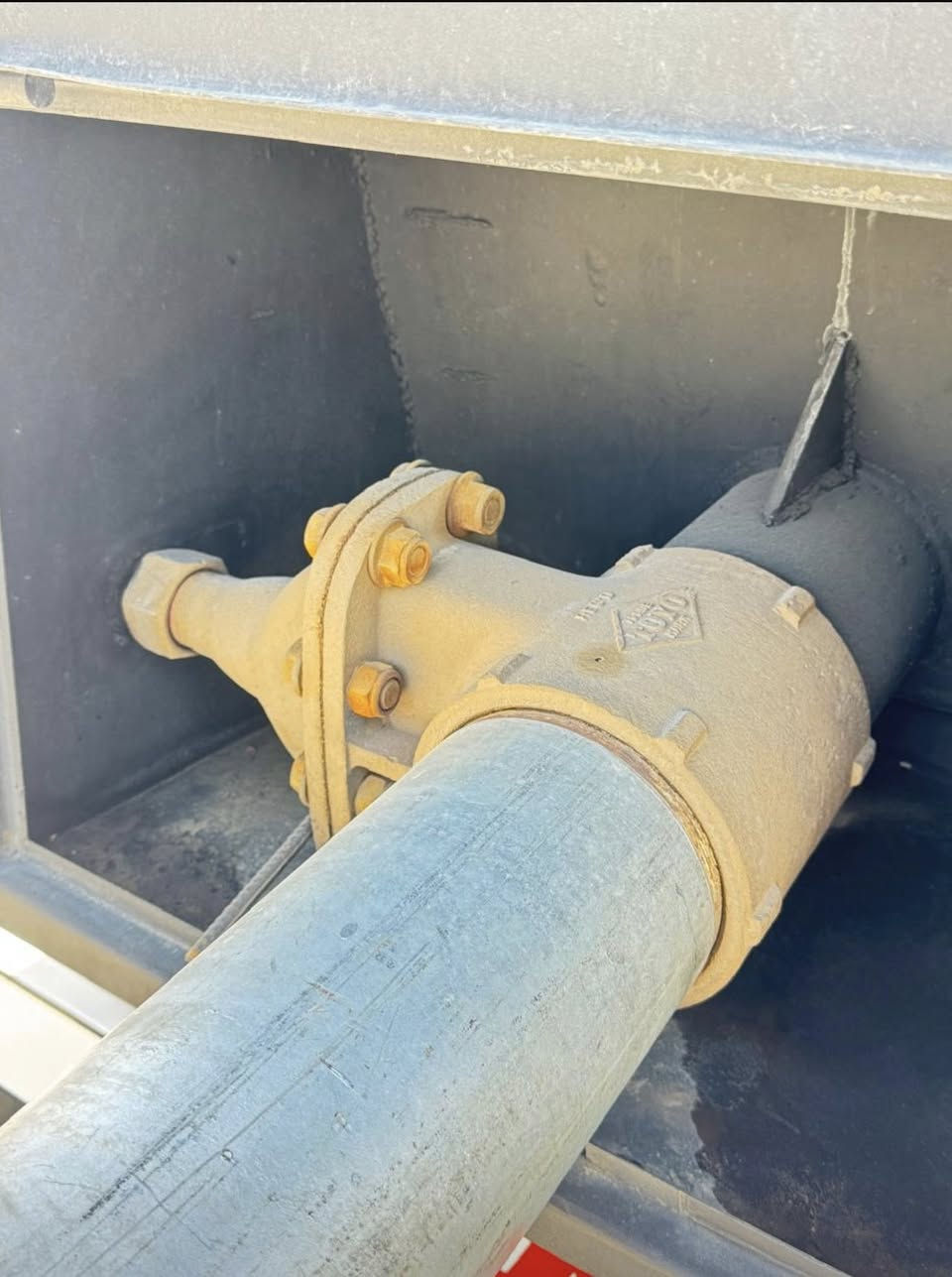 للبيع تانكي مغلف مديل 23 حداديه جديده كهربائيات بولوني اصلي ينباع فصل وربط وبدون فصل وربط يرهم ***********
