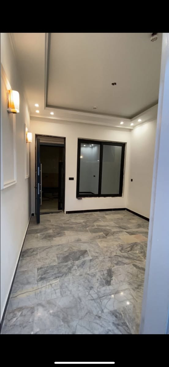 مشتملات 40م للبيع
ياللّه
مشتملات 40م تونات للبيع
الواجهة 4 والنزال 10
يحتوي على استقبال ومطبخ وخدمات
والطابق الثاني غرفتين نوم
والطابق الثالث غرفة نوم وسطح
P العنوان : حي اور منطقة ال300 
***********
