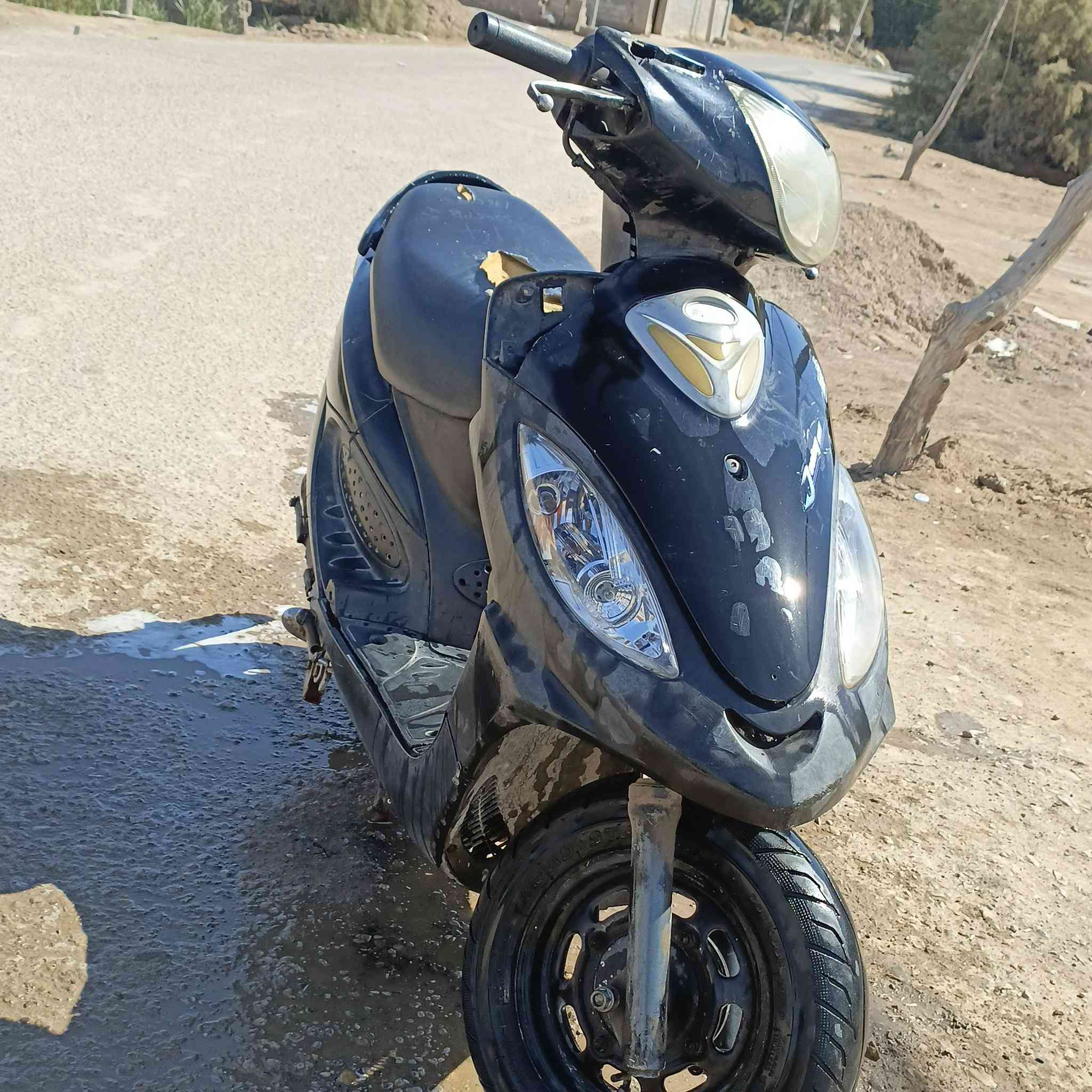 سلام عليكم شباب كامكو موديل 2013  البيع  محرك 125 السعر 600وبيه مجال   ***********
