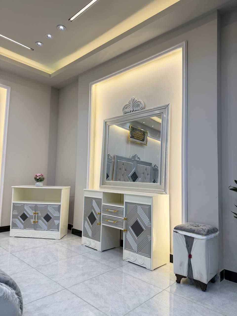 نجارة عراقية 
مليون و١٠٠ الف فقطط 
للحجز والاستفسار التواصل عبر الخاص او الواتساب 
***********
