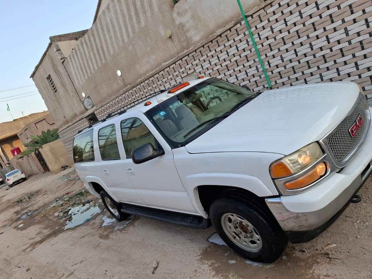 سلام عليكم الفينيه مديل 2005مكفوله كص وضربه ومكينه وكير وكهربايات كله شغاله مكانه سياره بصره سعر35  رقم الهاتف***********
