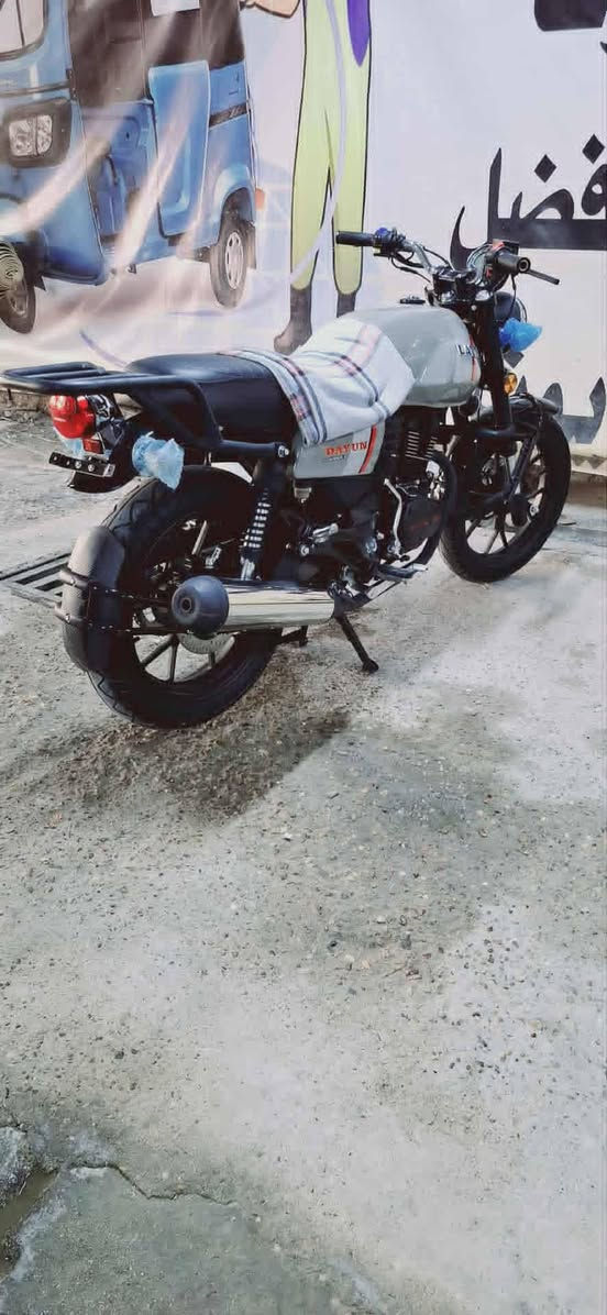 من رخصة الادمن دراجة دايون لايتي موديل 2024 محرك 200 أوراق سحب لون مميز اسمنتي دراجة خير من الله ما عايزه برغي على وضع  الشركه السعر 1600وبيها مجال بسيط  مكان الدراجه بابل الحمزه الغربي ع . الاتصال ***********.
