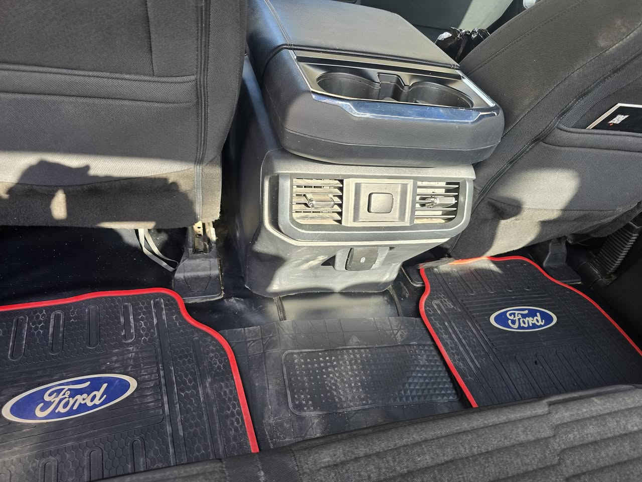 للبيع فورد ١٥٠ موديل ٢٠٢٣ تو ويل باب طويل بدي قصير  ٦ سلندر حادثها من ضمن الصور
للبيع او مراوس دورنكو او ترافيس فور ويل للأستفسار
للاتصال  ***********
