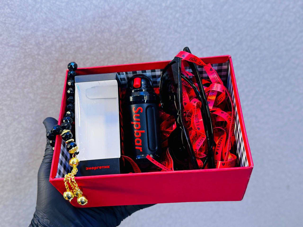 أهيمُ بكَ، والحبُّ يملأُ خافِقي
أيا مَن لَهُ في القَلبِ رُوحٌ وَمَسكنُ ♥️.

بوكس هدية رجالي فخم وانيق ✨😍

البوكس يحتوي على.... 

اركيلة ڤيب سحب 10 الاف سحبة ✨🎁

نظارات 👓😎🎁 

سبحة انيقة ✨🎁

مع التغليف وكارت معايدة حسب الطلب ✨😍 

للحجز والاستفسار خاص 

تتوفر خدمة توصيل لجميع محافظات العراق 🚗


**إذا كنت صاحب هذا الإعلان وتريد حذفه لأي سبب، رجاءا أرسل رسالة إلى الدعم الفني**