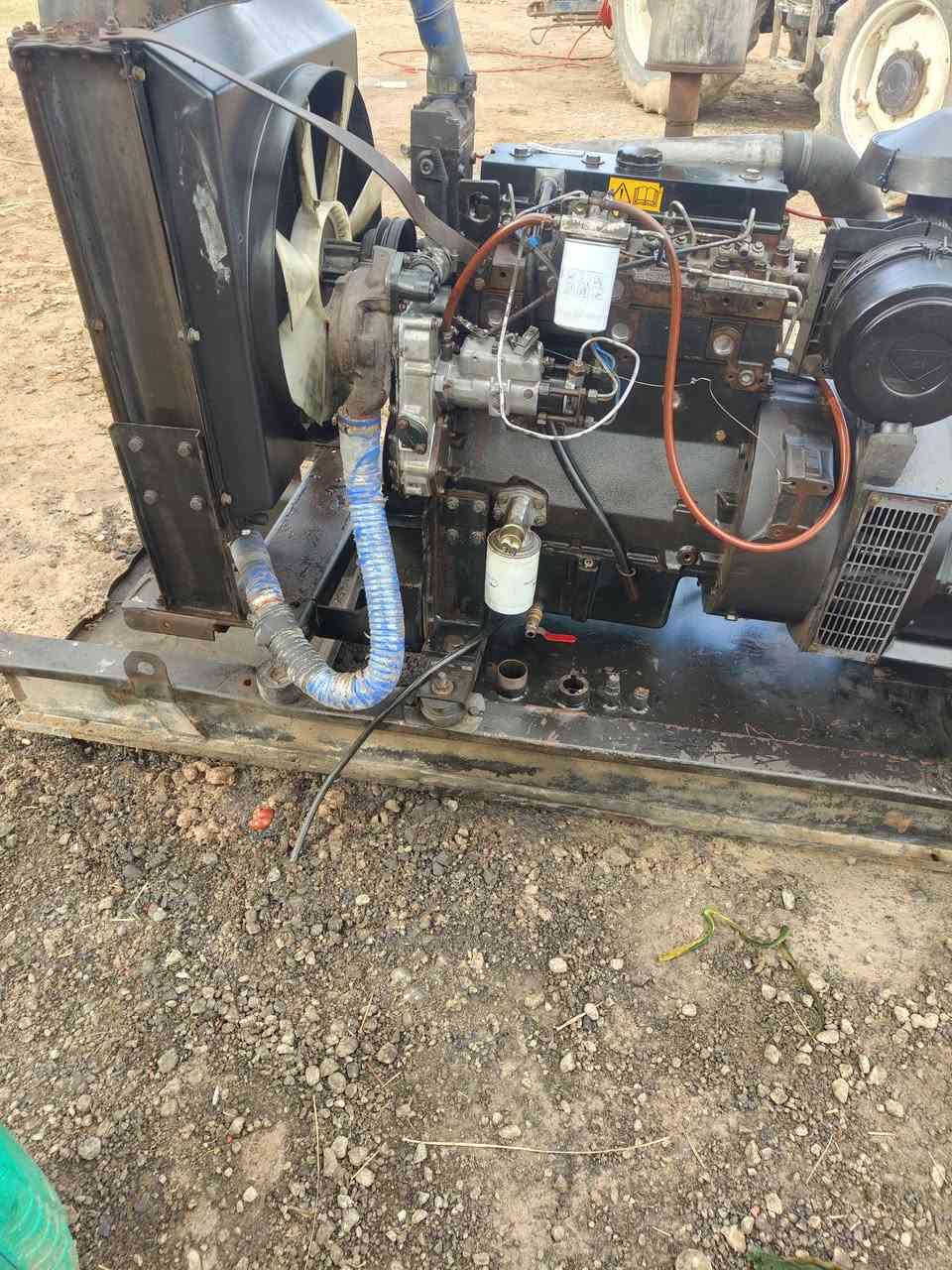 للبيع بيركنز انكليزي توليد 50 كيفي مكفول لاصرف ولا بخار للاتصال ***********
