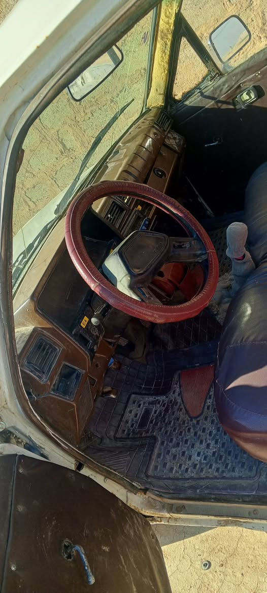 السلام عليكم بيكم 88 البيع رقم صلاح الدين اصفر صبق عام محرك ثري واي 5كير السعر 25$ الا ستفسار ع الرقم *********** مكان كركوك ناحية الرشاد هلا بيكم
