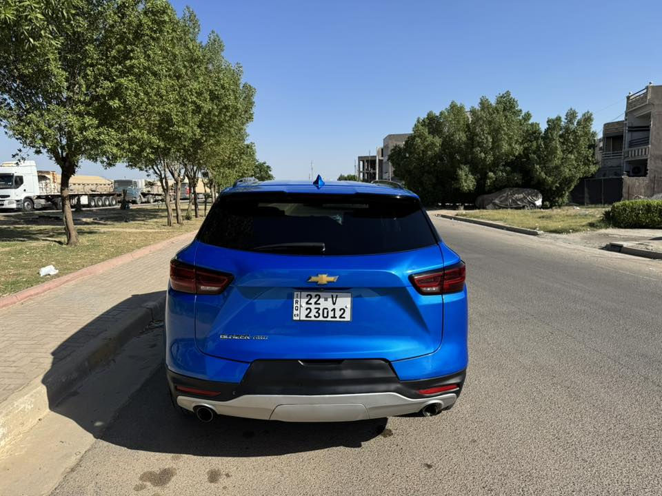 للبيع Chevrolet Blazer LT 2024
4x4
وارد أمريكي 🇺🇸
ماشية 42 ألف كم فقط 
فور ويل

المواصفات:

بصمة اربع ابواب 

* محرك 2.0 Turbo اقتصادي وقوي 
* جير أوتوماتيك 9 سرعات
* شاشة كبيرة + Apple CarPlay
* كامرة خلفية
* تشغيل بصمة وستارت
* تحكم ستيرن
* مثبت سرعة
* LED أمامي وخلفي
* رنكات سبورت
* حساسات
* داخلية مرتبة جدًا
* تكييف ممتاز امامي خلفي قطعتين

السيارة بحالة ممتازة جدًا
فقط صبغ باب الصندوق الخلفي
ما عدا ذلك السيارة نظيفة جدًا

السعر: 195 ورقة وبيها مجال بسيط
مكان السيارة: بغداد - شهداء السيدية

للاستفسار: ***********
