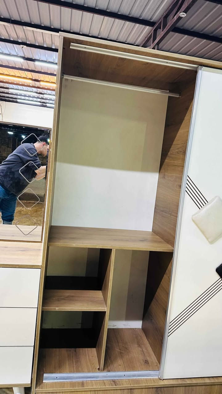 عرض خاص بمناسبة شهر رمضان الكريم 
🌼🌼🌼🌼🌼🌼🌼

غرفة نوم سرير، تركية نظيفة جدا تتكون من 4قطع 🌹🌹🌹
السعر، 350الف  مع الشد والنقل 🔥🔥🔥
موصل الجانب الايسر /حي المثنى 🌿🌿

الشارع المقابل لمنتزه المثنى
✅شارع عمارة النخيل 
✅وماكس جيم 
✅وازياء النمور 

داخل الفرع بالنزول قرب كراج  غسل السيارات   

(منزلي) لبيع الاثاث المستعمل 
متواجدون من الساعة الواحدة الى 9 مساءاً 

الرجاء عدم الاتصال صباحا 🥺
الاتصال  من بعد  الساعة 2ظهرا  الى 12مساءا 

*********** موصل, نينوى
