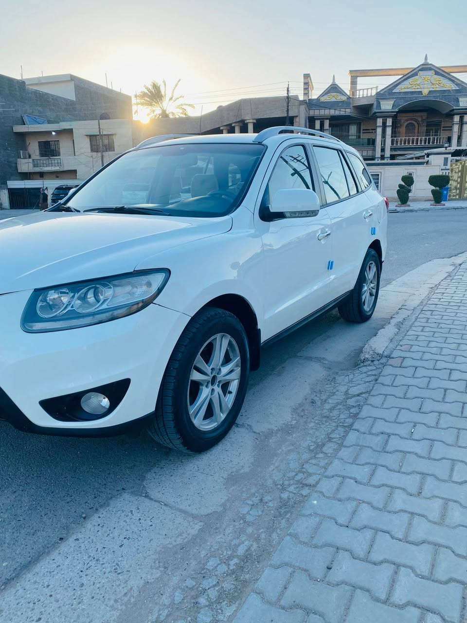 السلام عليكم سنتافيا ٢٠١١ فول مواصفات  ٦ سلندر بصمه فتحه كشن كهرباء تبريد بيانو ثلاث قطع تبريد ٧ راكب مري شفط كامره خلفيه تخم تاير جديد صدر جديد سياره جدا ناعمه جاهزه السعر ١٣٥ ثلاث قطع صبغ اثر طخات بسيطه سياره بسمي رقم الدولي الجديد مكاني بغداد حي الجامعه للاتصال ***********
