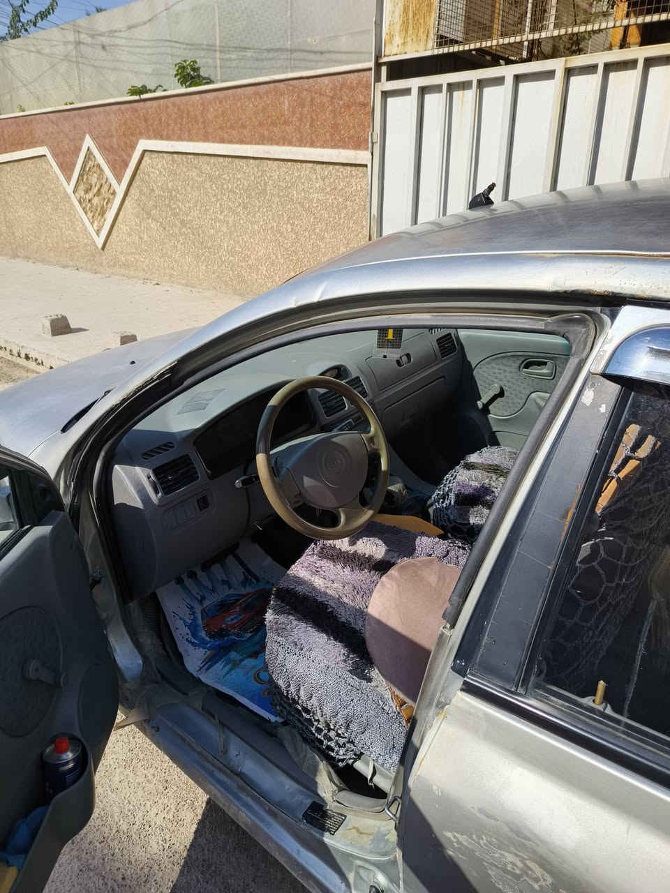 كيا ريو موديل 2004 
سعرها 40 وبيها مجال حق الجيه


**إذا كنت صاحب هذا الإعلان وتريد حذفه لأي سبب، رجاءا أرسل رسالة إلى الدعم الفني**