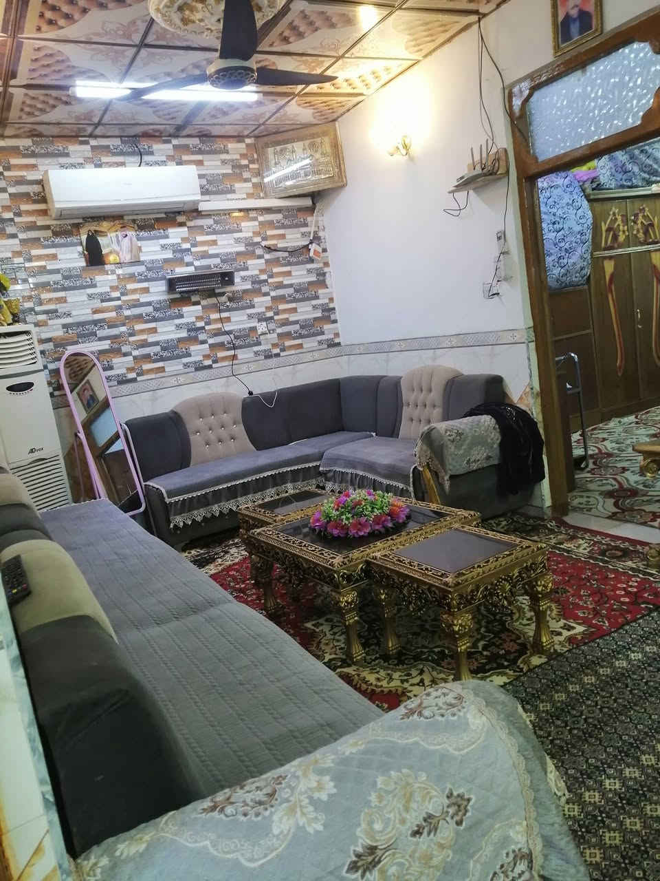 دار للبيع مساحته 200 متر في النجف الاشرف مقابيل قريه الغدير بدايه شارع المطحنه للاستفسار الاتصال على الواتساب ***********
