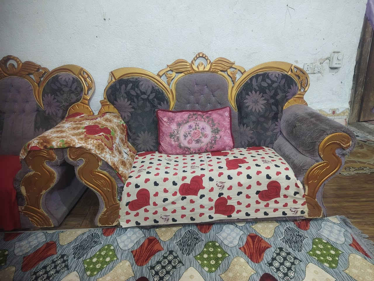 قنفات للبيع خمس قنفات سعرهن 250 وبيهن  مجال قليل ***********
