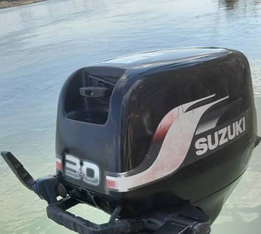 سلام عليكم مكينه 30زوزوكي البيع بلم وياهه محرك مفتوح مبدل بي رنكات كيربلادي شركه السعر مليون ونص وبيه مجال الطيبين ***********
