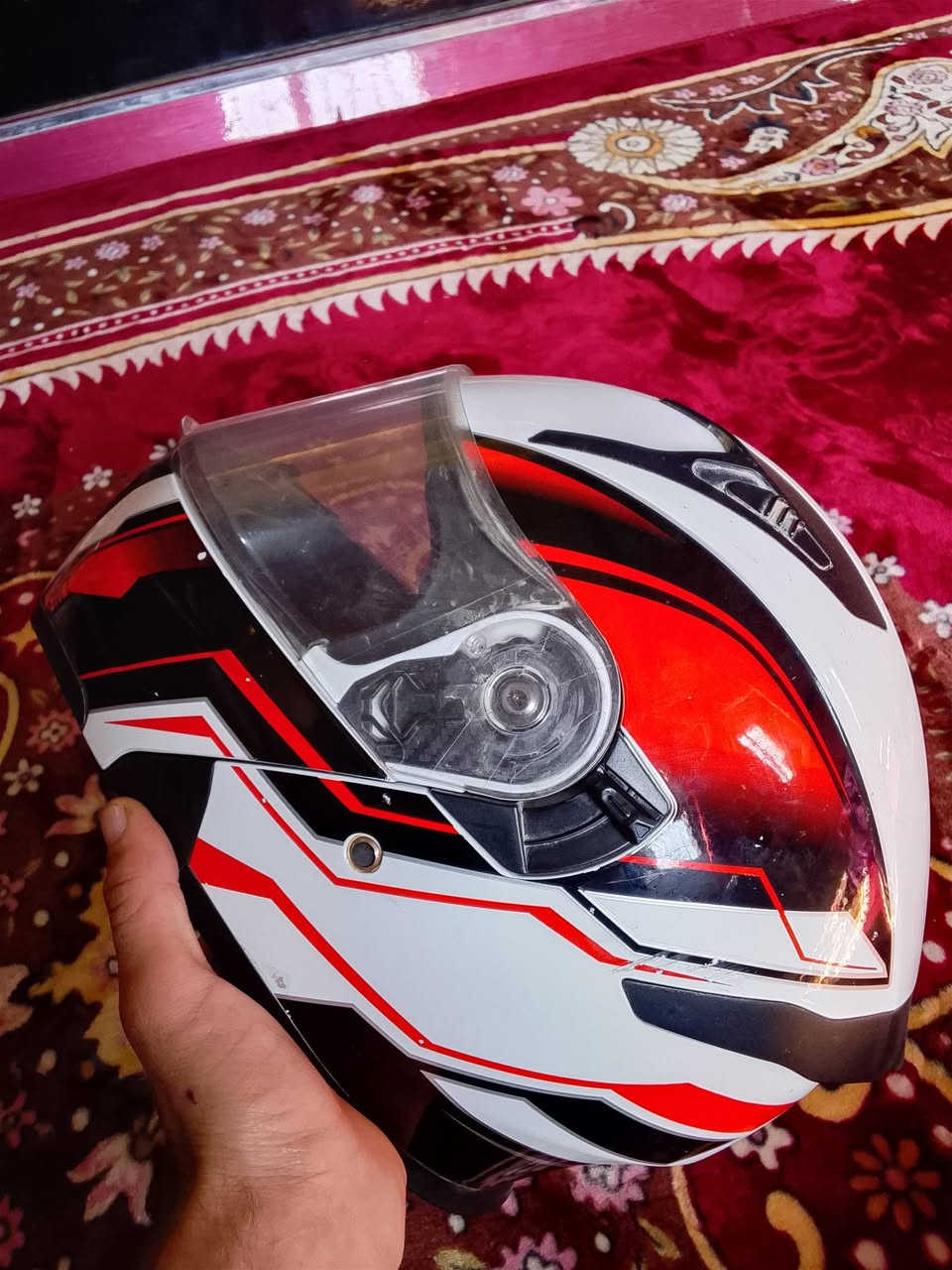 سلام عليكم خوذه للبيع قيم وخذ مكاني ابو غريب جسر ابو منيصير ‏‪***********‬‏
