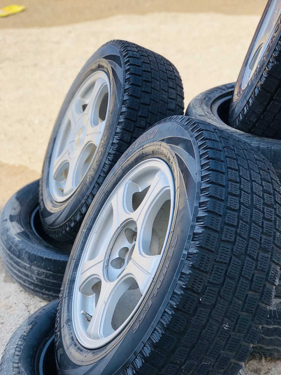 ئه م تايه ويله مان هه يه بوو فروش يان گورينه وه ماشاءالله 
شتيكى زور و بى كيشه يه قياسى ١٦يه بى كيشه يه 
به يارمه تى ئادمينى دل 🥰❤️
***********
***********
